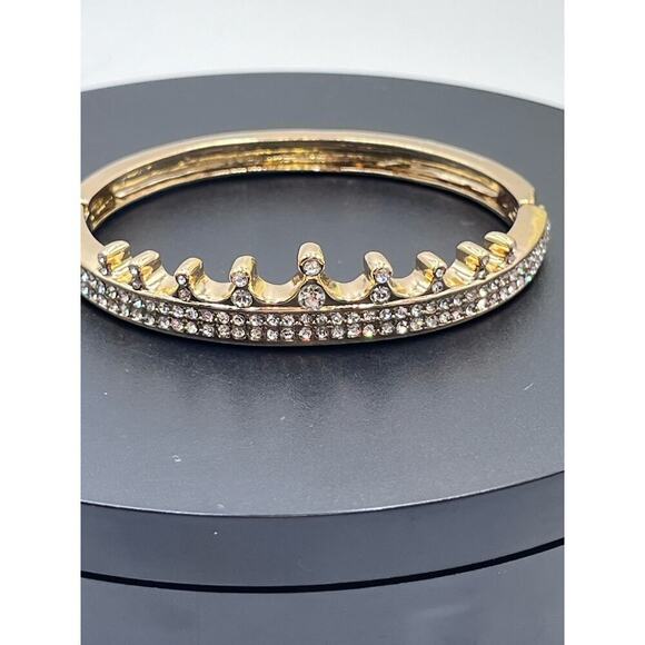Juicy Couture Signed Gold Tone Pave Crown Royal Bling Bangle Bracelet - Picture 3 of 14